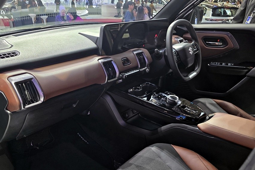 Interior Suzuki eVitara di GIIAS 2025