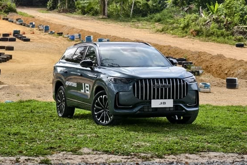 Jaecoo J8 front view Malaysia