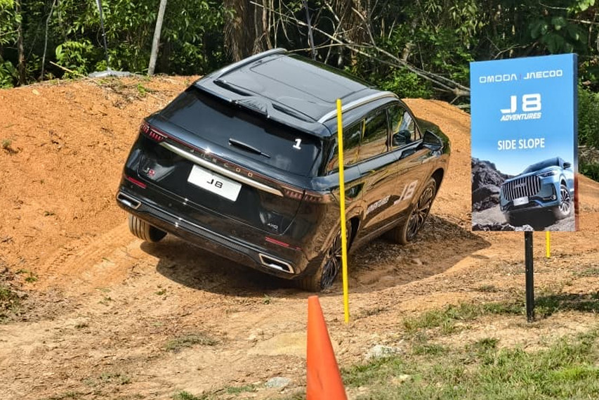 Jaecoo J8 rear view Malaysia