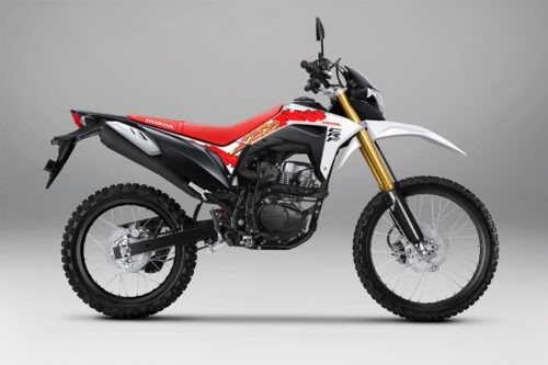 New CRF 150L Tampil Lebih Tangguh di GIIAS 2025 dengan Warna dan Striping Baru New CRF 150L Tampil Lebih Tangguh di GIIAS 2025 dengan Warna dan Striping Baru