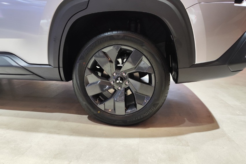 roda Mitsubishi Destinator GLS CVT