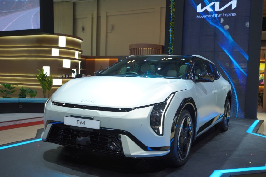 Kia Pajang EV4, Sedan Listrik Futuristik dengan Desain Berani
