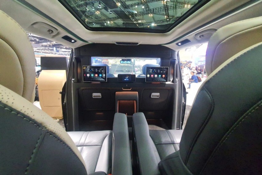 interior Maxus Mifa 9 Lombardi