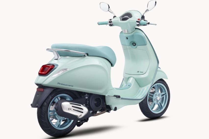 2025 Vespa Primavera rear
