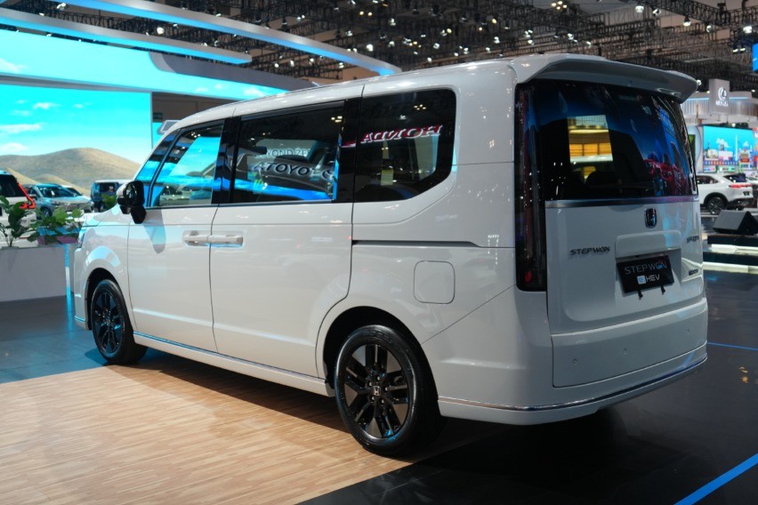 Desain honda step wgn