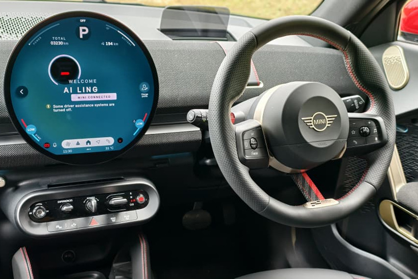 MINI JCW Aceman steering wheel, infotainment view