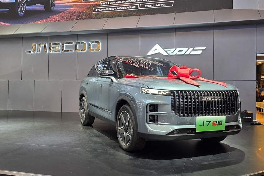 Jaecoo Serahkan 300 Unit J7 SHS ke Konsumen Pertama