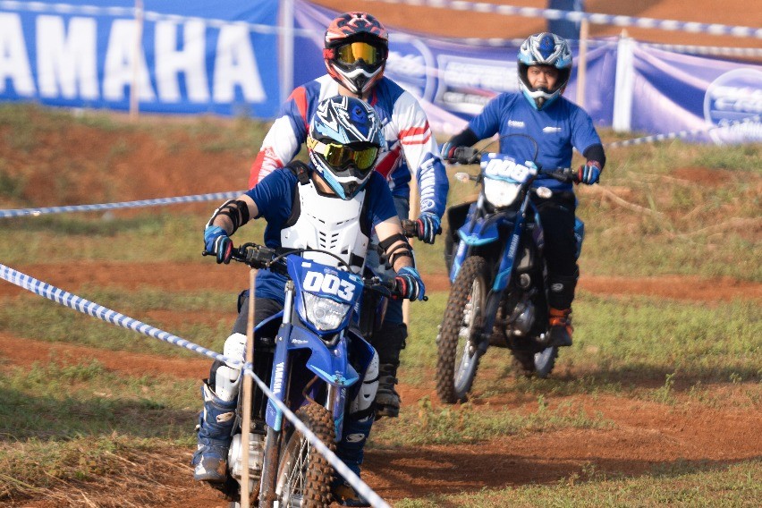 Fasilitasi Pengguna WR155, Yamaha Bikin bLU cRU Experience Day Off-Road di Bogor