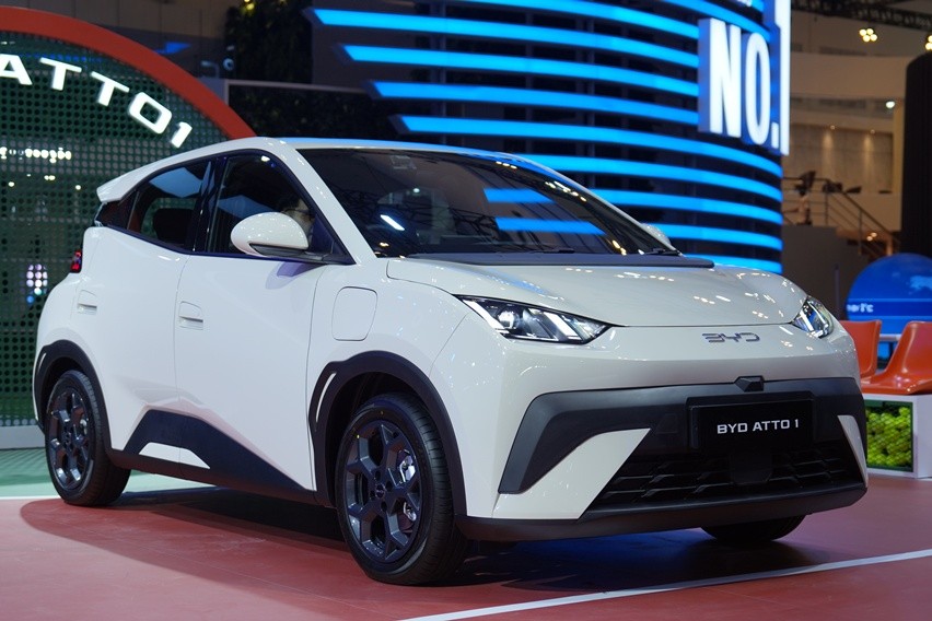 Perbedaan Kelengkapan BYD Atto 1 Tipe Dynamic dan Premium