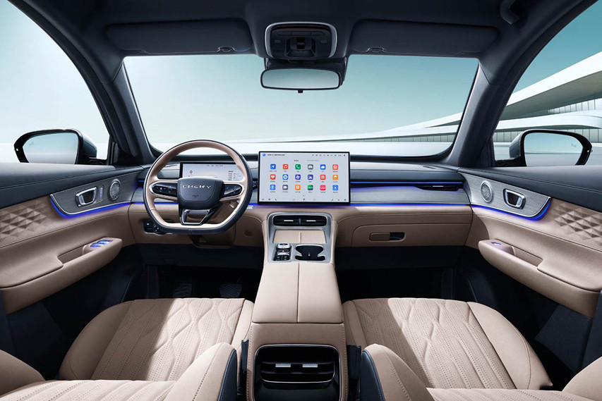 Lepas L8 interior view