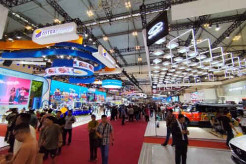 GIIAS 2025 Sukses Tarik Pengunjung, Tapi Penjualan Mobil Lesu GIIAS 2025 Sukses Tarik Pengunjung, Tapi Penjualan Mobil Lesu