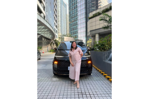 Julia Barretto gifts mom a new Hyundai Staria 