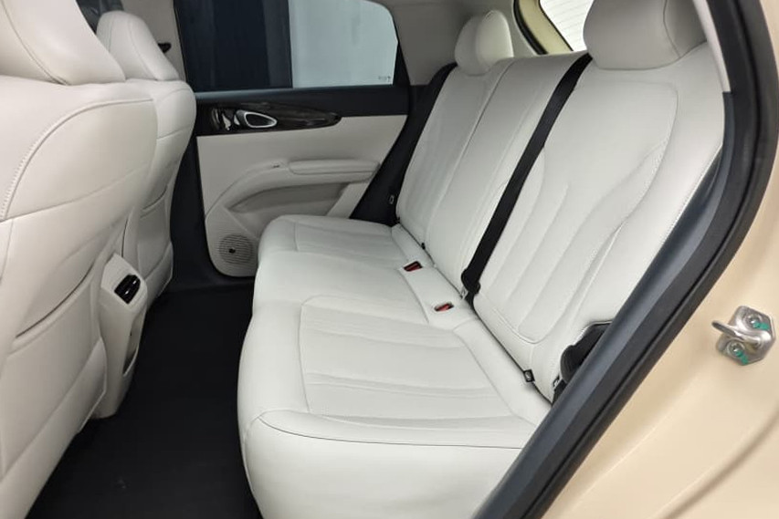 Proton emas5 rear seats view