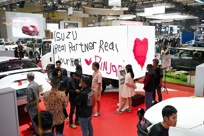 Penjualan Isuzu di GIIAS 2025