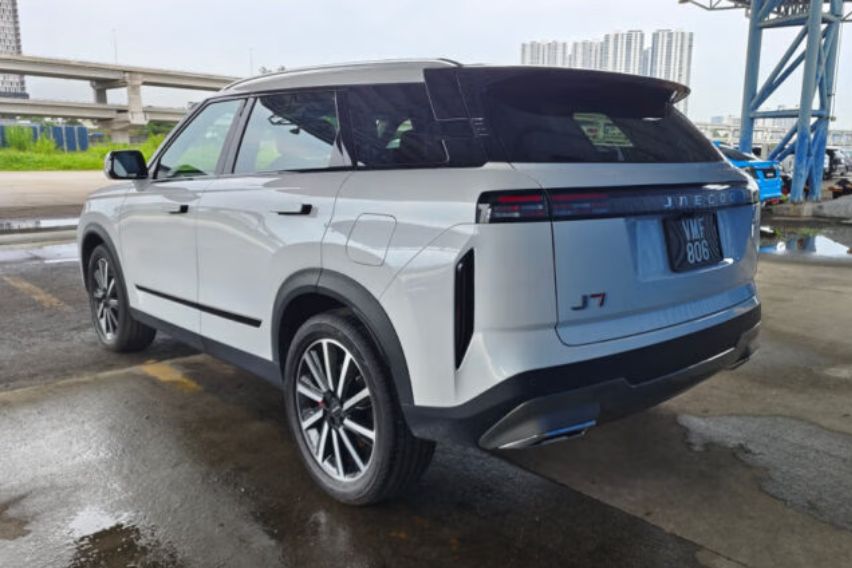 Jaecoo J7 rear