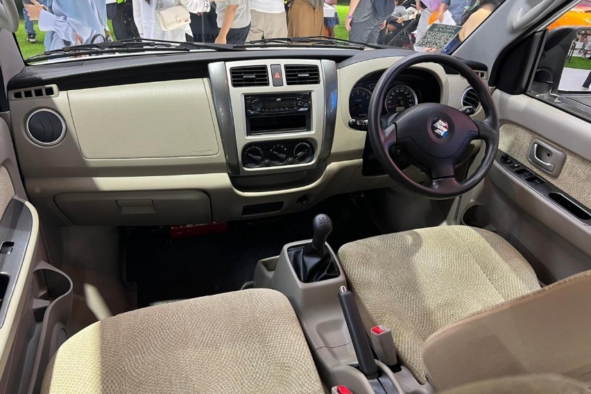 kabin Suzuki APV Arena