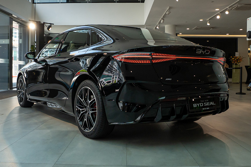 2025 BYD Seal rear view 