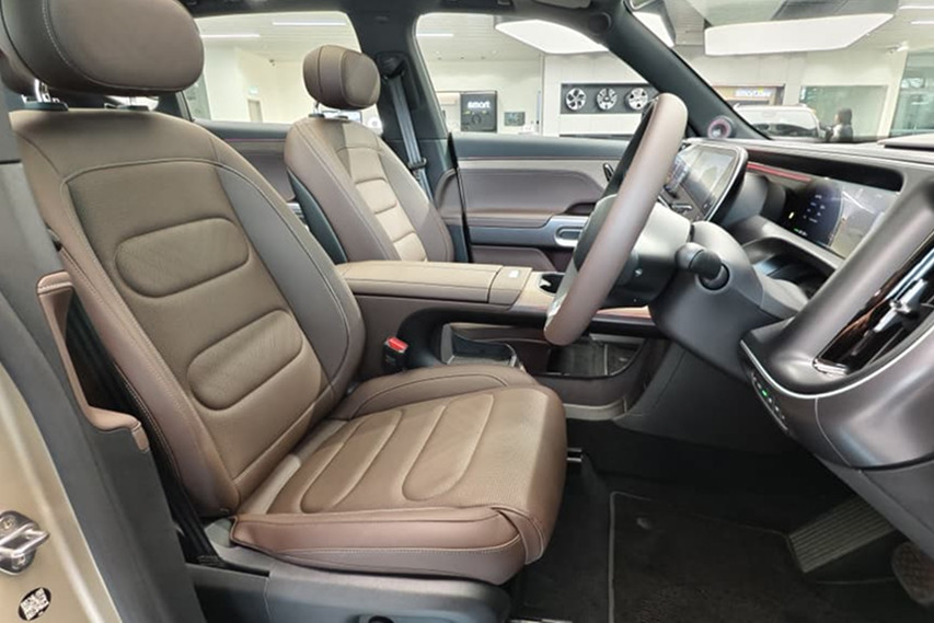 smart#5 front seats view