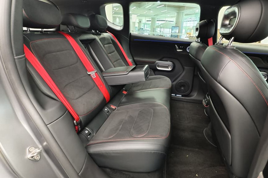 smart#5 BRABUS rear seats view