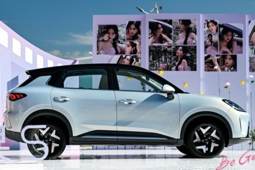 Wuling Bingo S side view