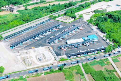 Huawei Bangun Stasiun Supercharging Truk Listrik Pertama di Dunia