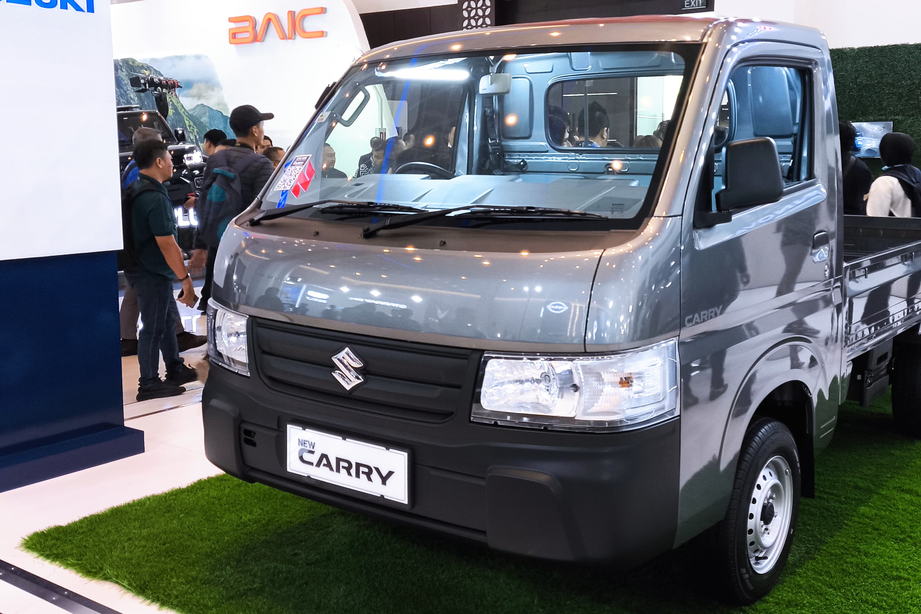 Suzuki New Carry Prime Graphite Grey di GIIAS Surabaya