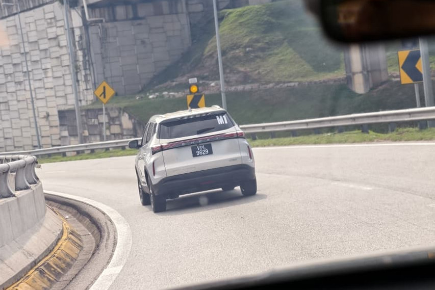 Chery Tiggo Cross rear view