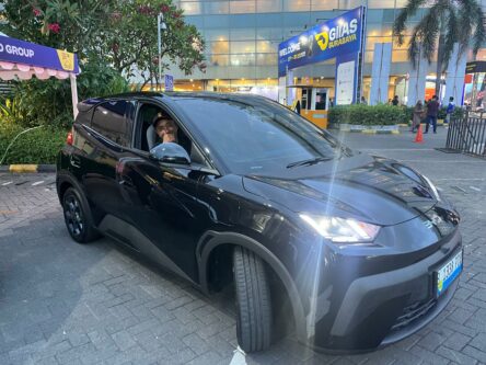 GIIAS Surabaya 2025: Debut BYD Atto 1 Buat Pasar Jatim, City Car Listrik Murah Mulai Rp200 Jutaan