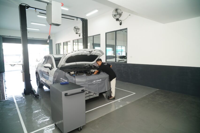 Area bengkel Jetour Pontianak