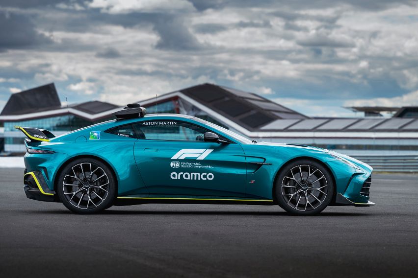 astonmartin safety car 2