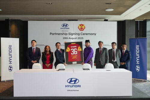 Hyundai Motor Malaysia signs MoU with Selangor FC; hands over Staria MPV