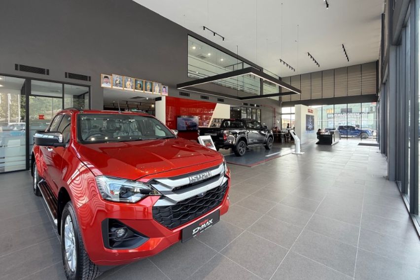 New Isuzu Kuantan 3S centre