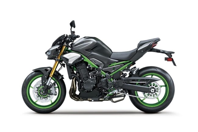 2025/09/Kawasaki-Z900-Standard-3.jpg