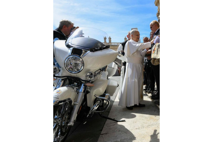 Pope Leo signs BMW R18, motorcycle to be sent for auction 