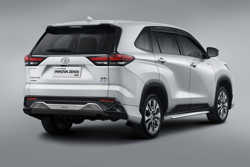 Kijang Innova Zenix 2025