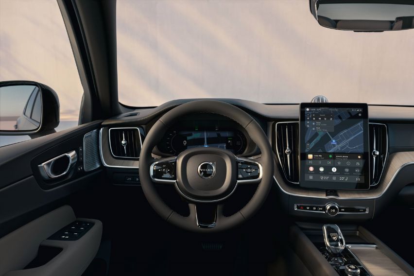 2025 Volvo XC60 interior