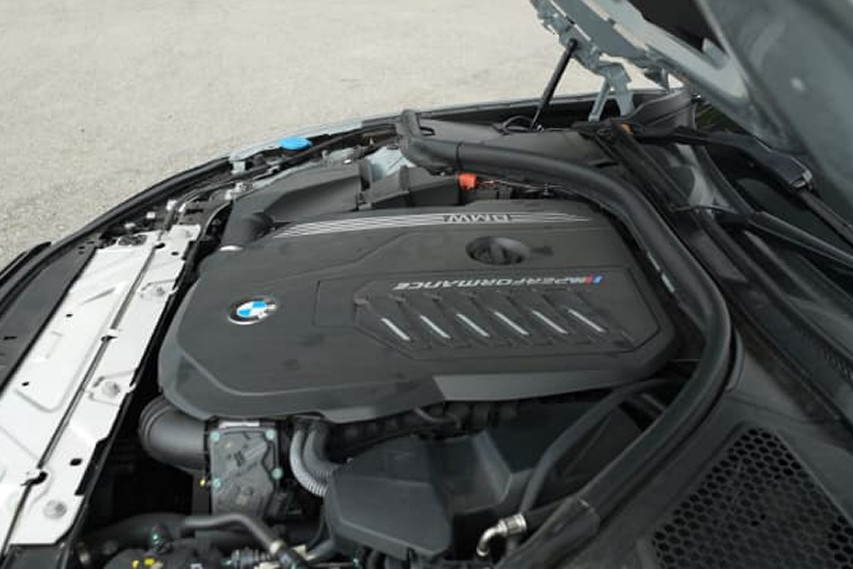 BMW M340i 50 Jahre engine view