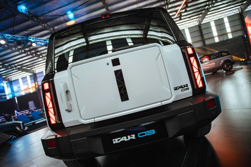 iCAUR 03 tailgate box