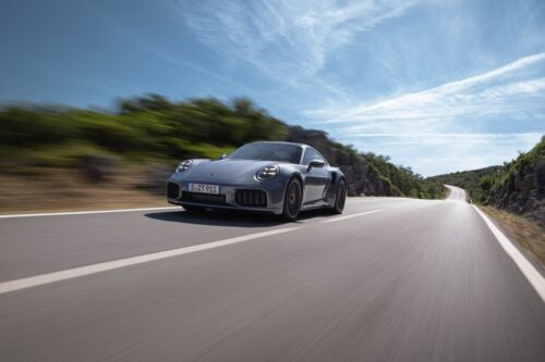 Porsche Luncurkan 911 Turbo S Terkuat dengan Teknologi Hybrid Inovatif Porsche Luncurkan 911 Turbo S Terkuat dengan Teknologi Hybrid Inovatif