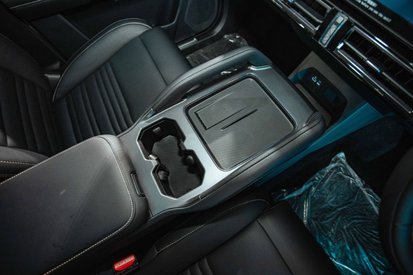 iCAUR 03 wireless device charger