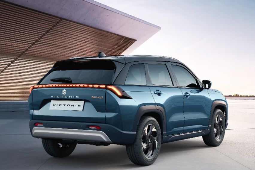 Suzuki Victoris rear