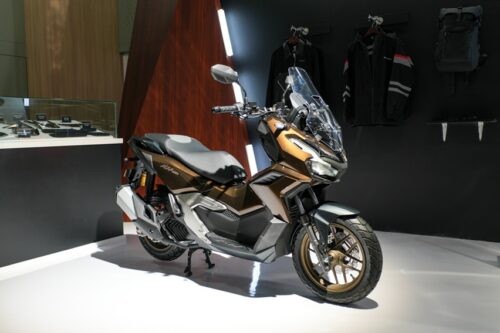 Daftar Aksesori Resmi New Honda ADV160 dan Harga Lengkapnya Daftar Aksesori Resmi New Honda ADV160 dan Harga Lengkapnya