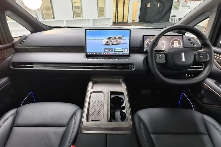 GWM Wey G9 interior view