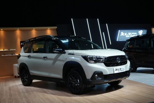 Suzuki XL7 Hybrid Alpha Kuro 2025 Varian Tertinggi dengan Desain Eksklusif, Harga Mulai Rp312 Juta  Suzuki XL7 Hybrid Alpha Kuro 2025 Varian Tertinggi dengan Desain Eksklusif, Harga Mulai Rp312 Juta
