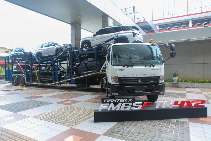 Mitsubishi Fuso Rilis Varian Fighter X FM65F Tractor Head 4x2