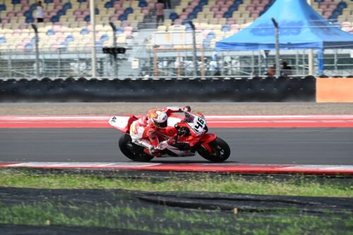 CBR600RR Antar Pembalap Astra Honda Kuasai Podium Mandalika Racing Series 2025 CBR600RR Antar Pembalap Astra Honda Kuasai Podium Mandalika Racing Series 2025