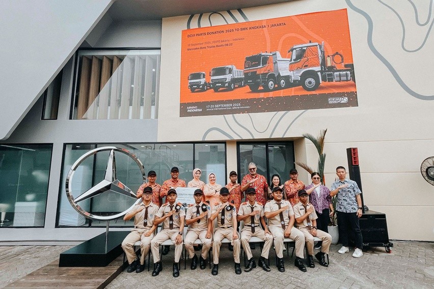 DCVI donasi mesin bus untuk SMK