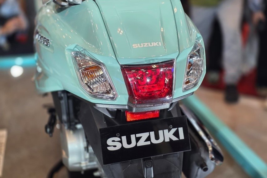 lampu belakang Suzuki Access 125