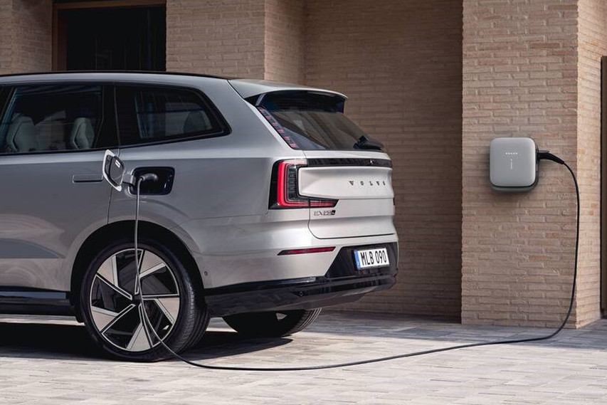 2026 Volvo EX90 charging view