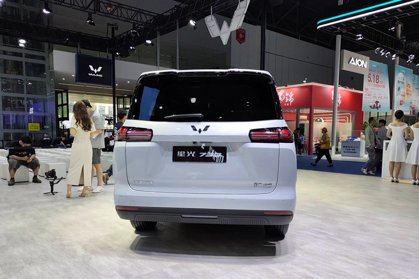 Wuling Xingguang 730